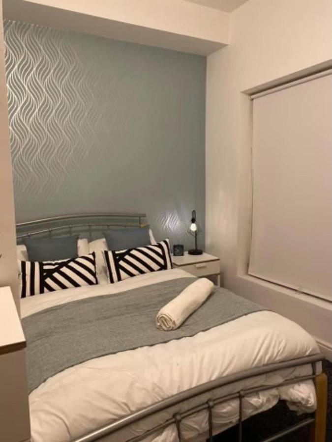Spacious Four Bedroom Home 3 Bathrooms - Coventry Exterior foto